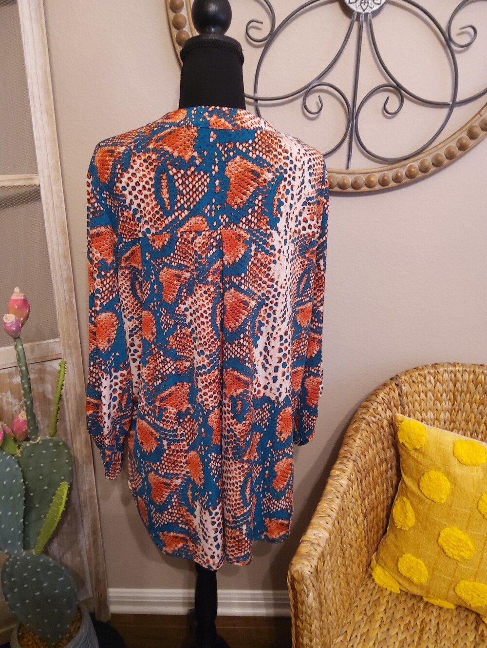 Dear Scarlett Teal and Orange Abstract Print Tunic - Picture 6 of 12